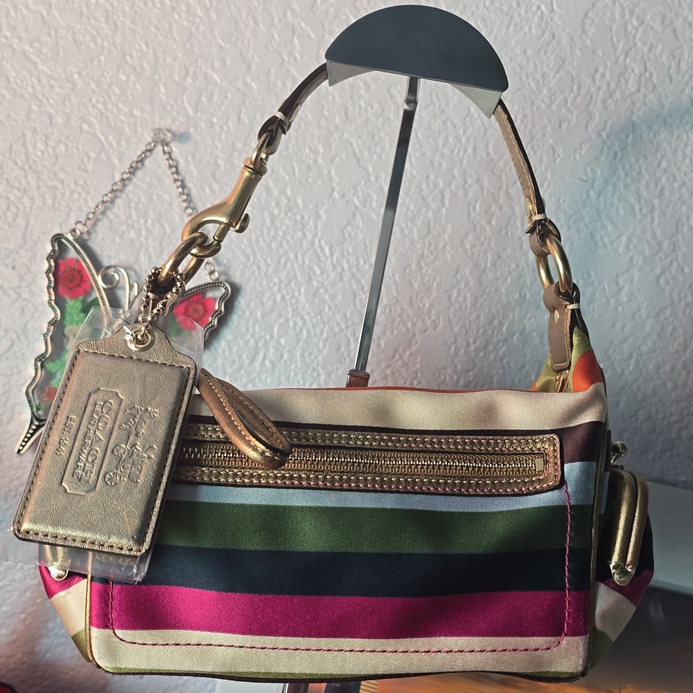 WE LOVE Coach!!  Coachie Auntie - Picture 5 of 17